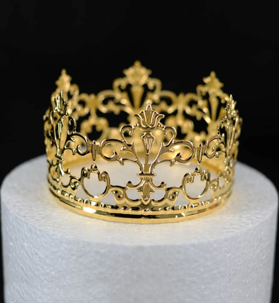 ELEGANT CROWN